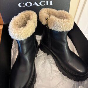 Never worn - Coach Jane Leather Black Natural - CD220, US Size 6